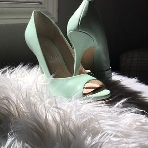 BCBG MINT PEEP TOE HEELS